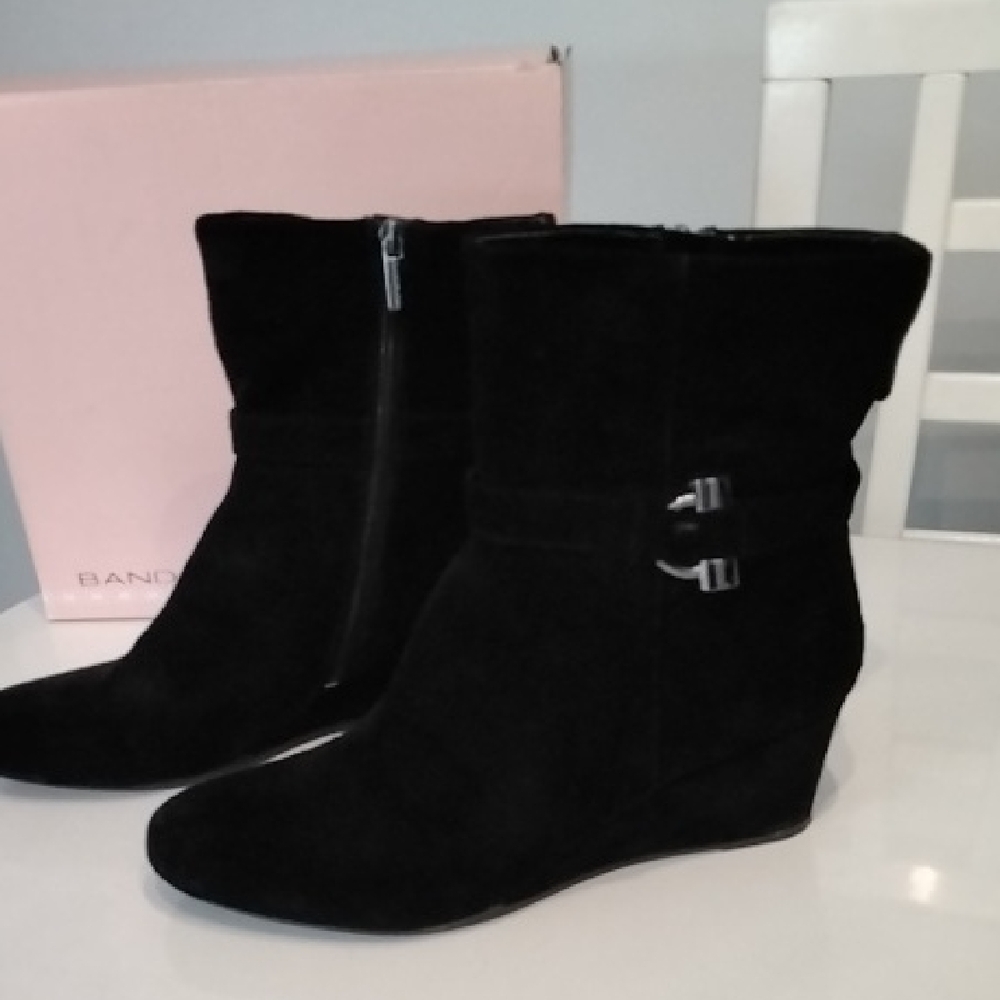 Bandolino Women's Black Suede Ankle Boots